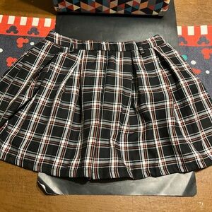 Hot Topic Pleated Skirt Size Small Black & Red Woman Women Clothes Gothic Emo